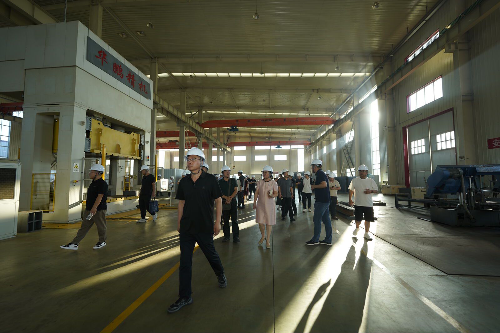 2024年（第十六届）中国铝用炭素年会暨碳材料发展论坛嘉宾莅临山东华鹏重工有限公司参观指导