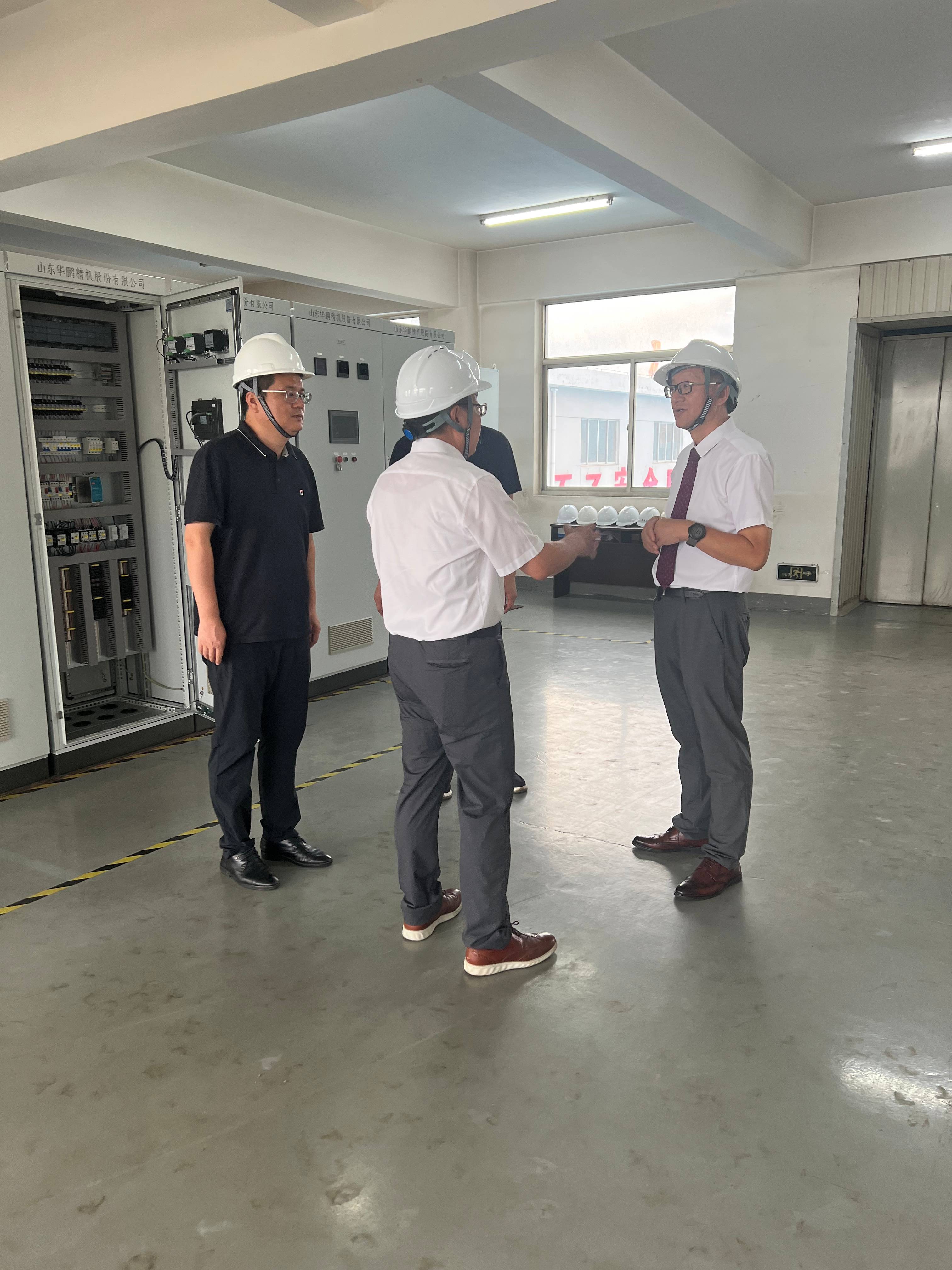 索通发展股份有限公司董事长朗光辉莅临山东华鹏精机股份有限公司参加指导